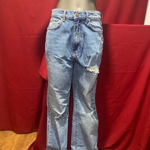 Brand: urban outfitters size 28
